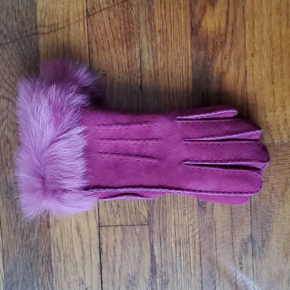 Ugg Fuscia Pink Shearling Gloves, NWOT - Picture 6 of 6